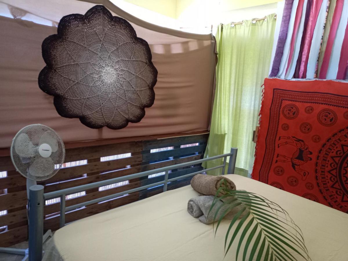 Happy Hippies House Apartment Сент-Роз Стая снимка
