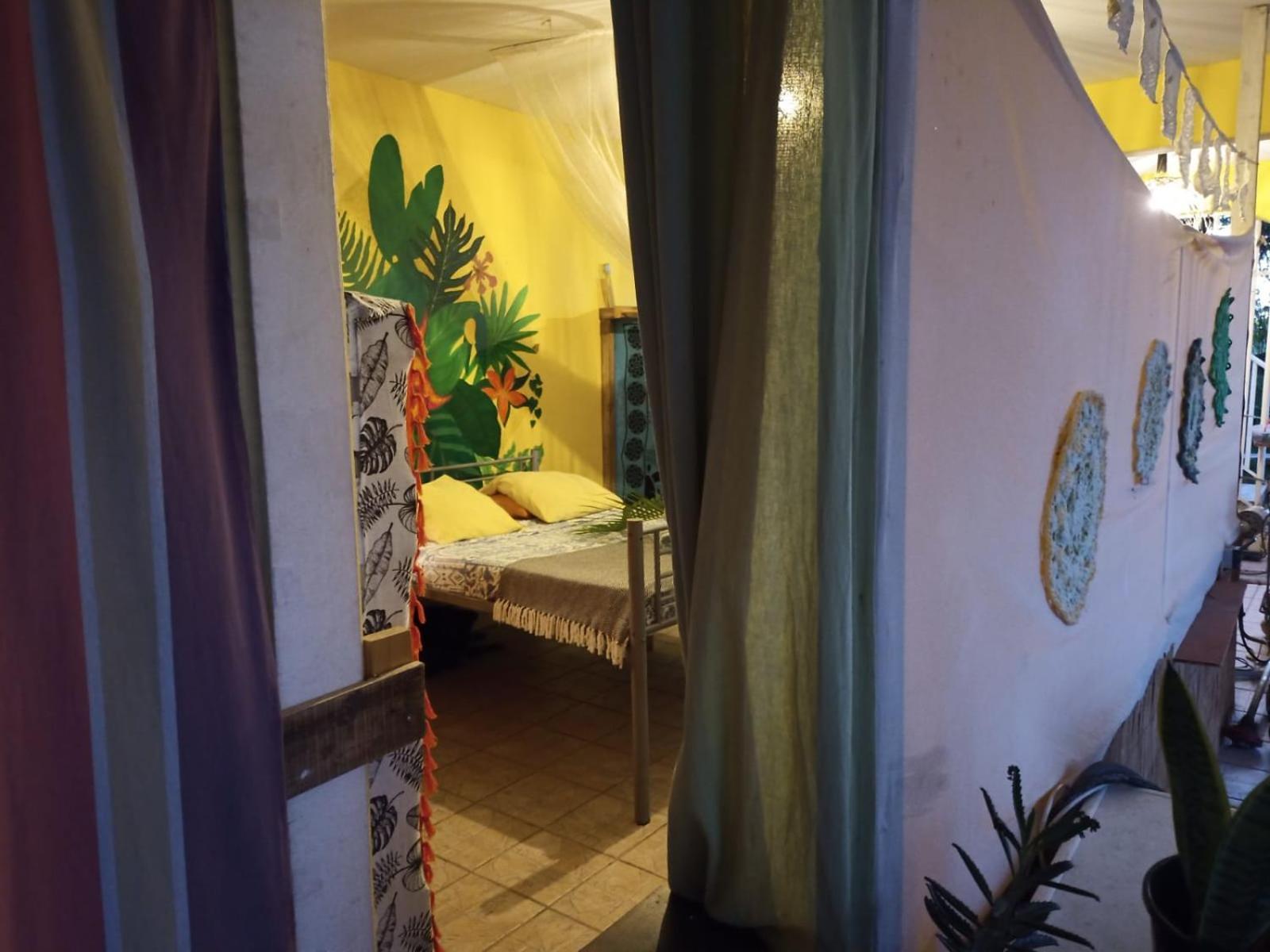 Happy Hippies House Apartment Сент-Роз Стая снимка