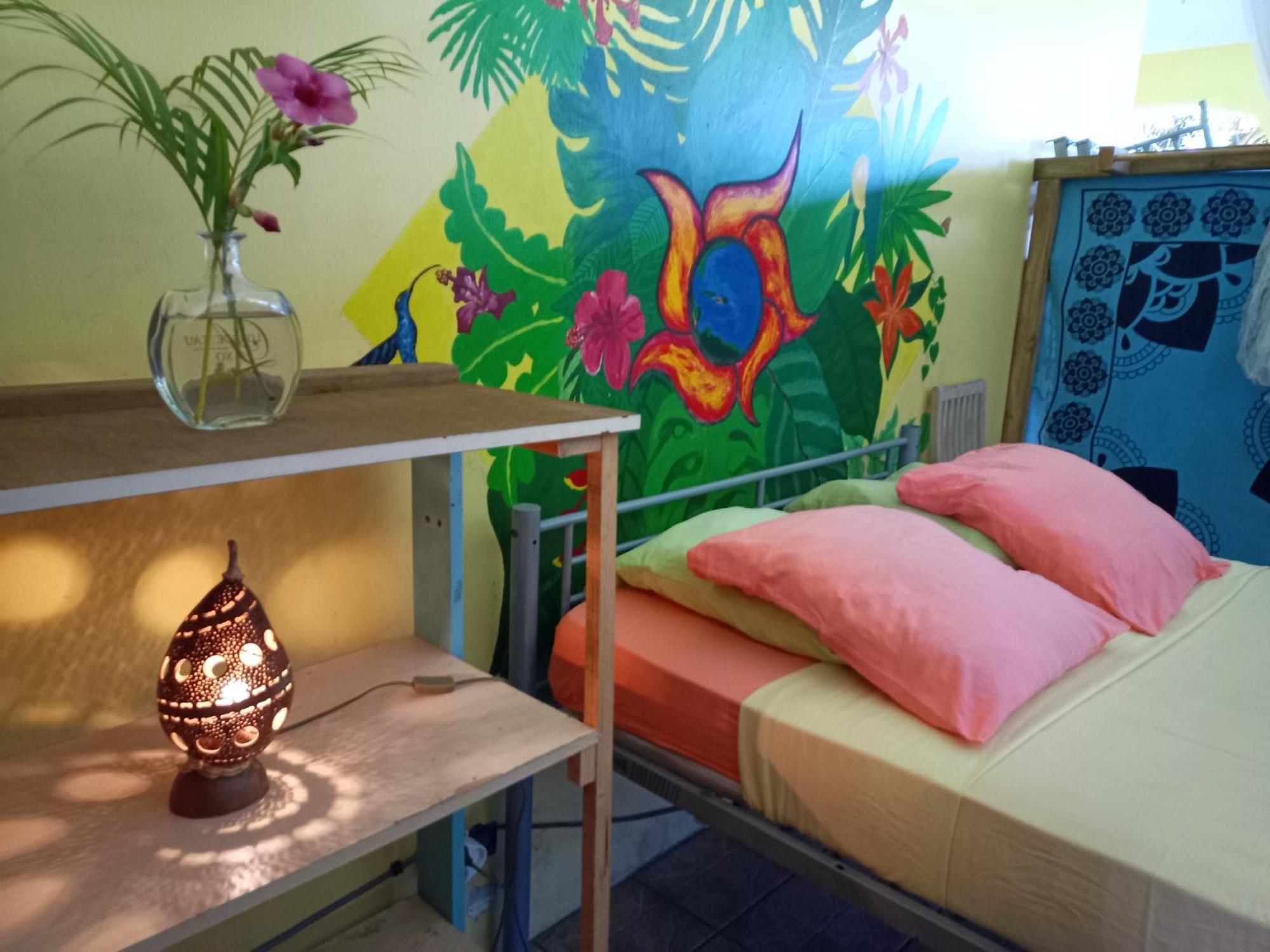 Happy Hippies House Apartment Сент-Роз Стая снимка